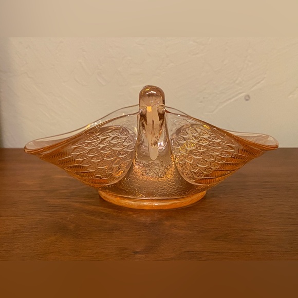 Depression Glass Pink Swan Dish - Picture 2 of 5